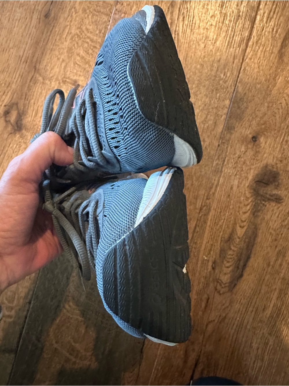 ASICS - Picture 6 of 14